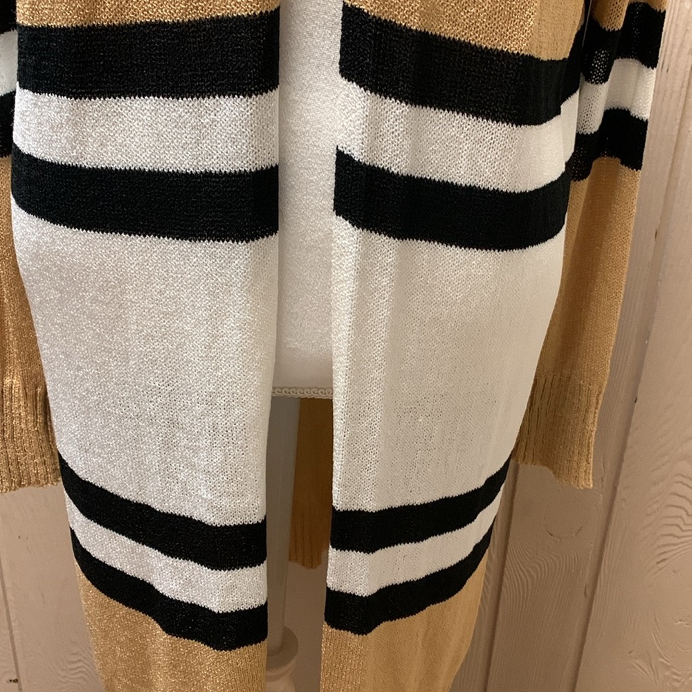 Doe & Rae Cardigan - Picture 6 of 9